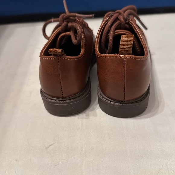 Carter's Brown Kids Shoes size 6 toddler - Picture 3 of 3